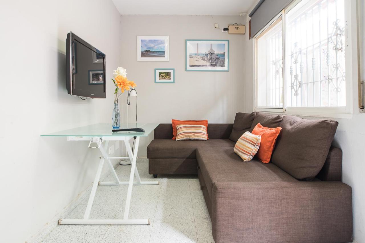 Malagaonbeach 1 - Two Bedrooms - Up To 3 People - 10 Meters Beach Exterior photo